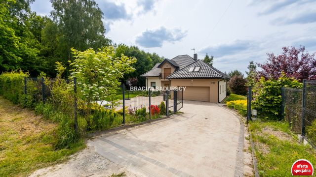 dom wolnostojący, 6 pokoi Mała Wieś. Zdjęcie 1