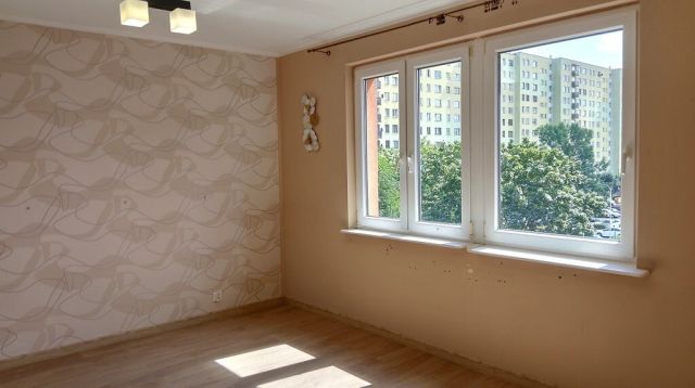 Mieszkanie 3-pokojowe Bełchatów. Zdjęcie 4