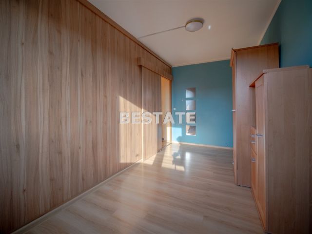 Mieszkanie 4-pokojowe Tarnów. Zdjęcie 4