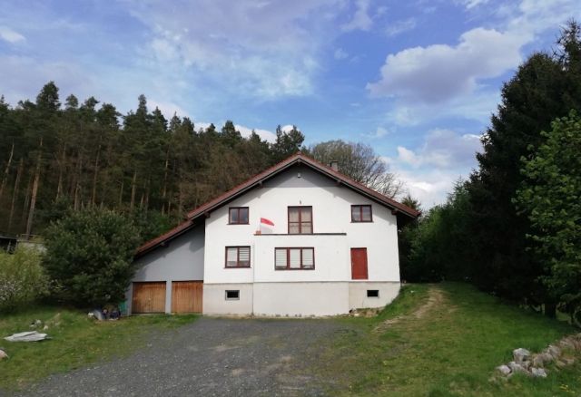 dom wolnostojący, 6 pokoi Jelenia Góra Czarne, ul. Adama Mickiewicza. Zdjęcie 1