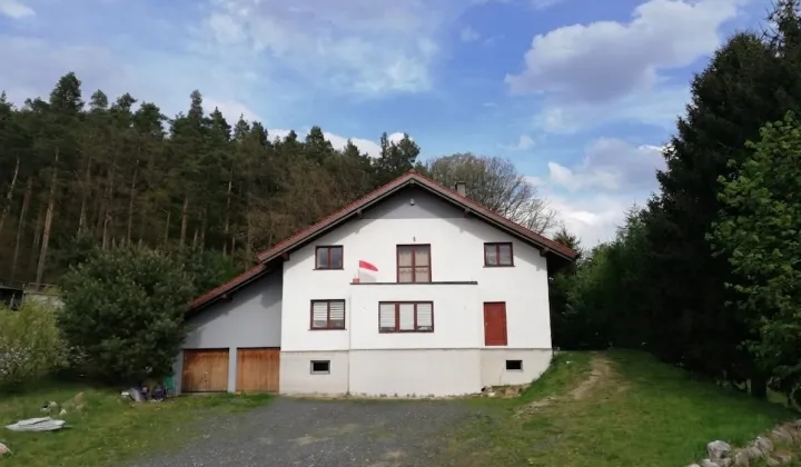 dom wolnostojący, 6 pokoi Jelenia Góra Czarne, ul. Adama Mickiewicza