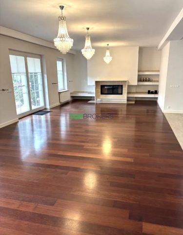 dom wolnostojący, 13 pokoi Warszawa Wawer. Zdjęcie 1