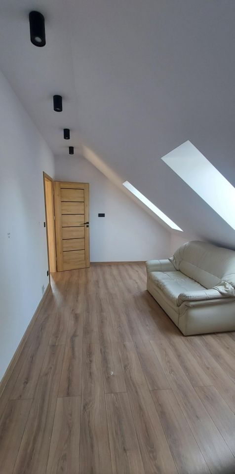 dom wolnostojący, 2 pokoje Biskupice, Biskupice. Zdjęcie 14