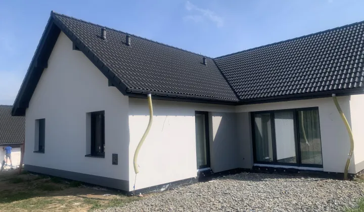 dom wolnostojący, 4 pokoje Krzywaczka