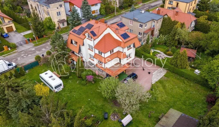 dom wolnostojący, 12 pokoi Łódź Stare Rokicie