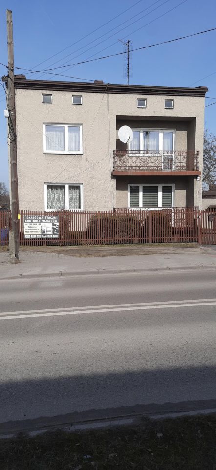 dom wolnostojący, 6 pokoi Radomsko Centrum, Prym. Wyszyńskiego. Zdjęcie 1