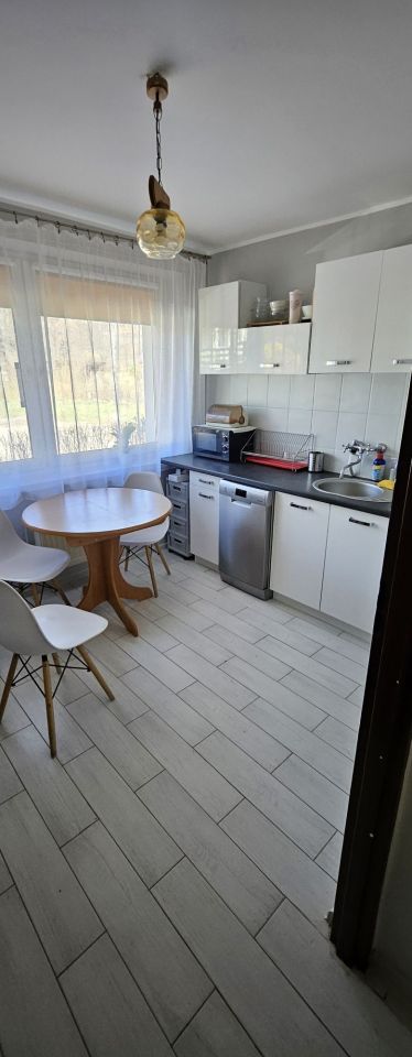 dom szeregowy, 3 pokoje Szklarska Poręba, ul. 11 Listopada. Zdjęcie 2