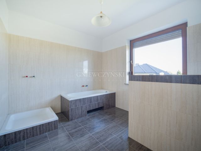 dom wolnostojący, 5 pokoi Grodków. Zdjęcie 9