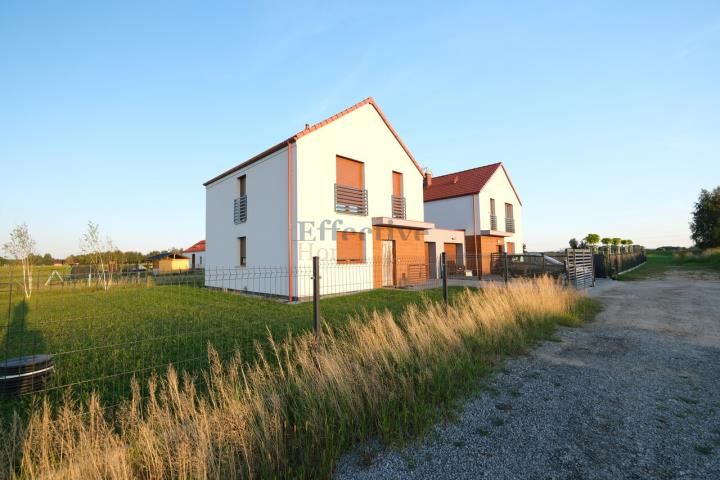 bliźniak, 5 pokoi Miękinia. Zdjęcie 8