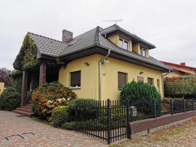 dom wolnostojący, 7 pokoi Kościan, os. Nad Łąkami. Zdjęcie 1