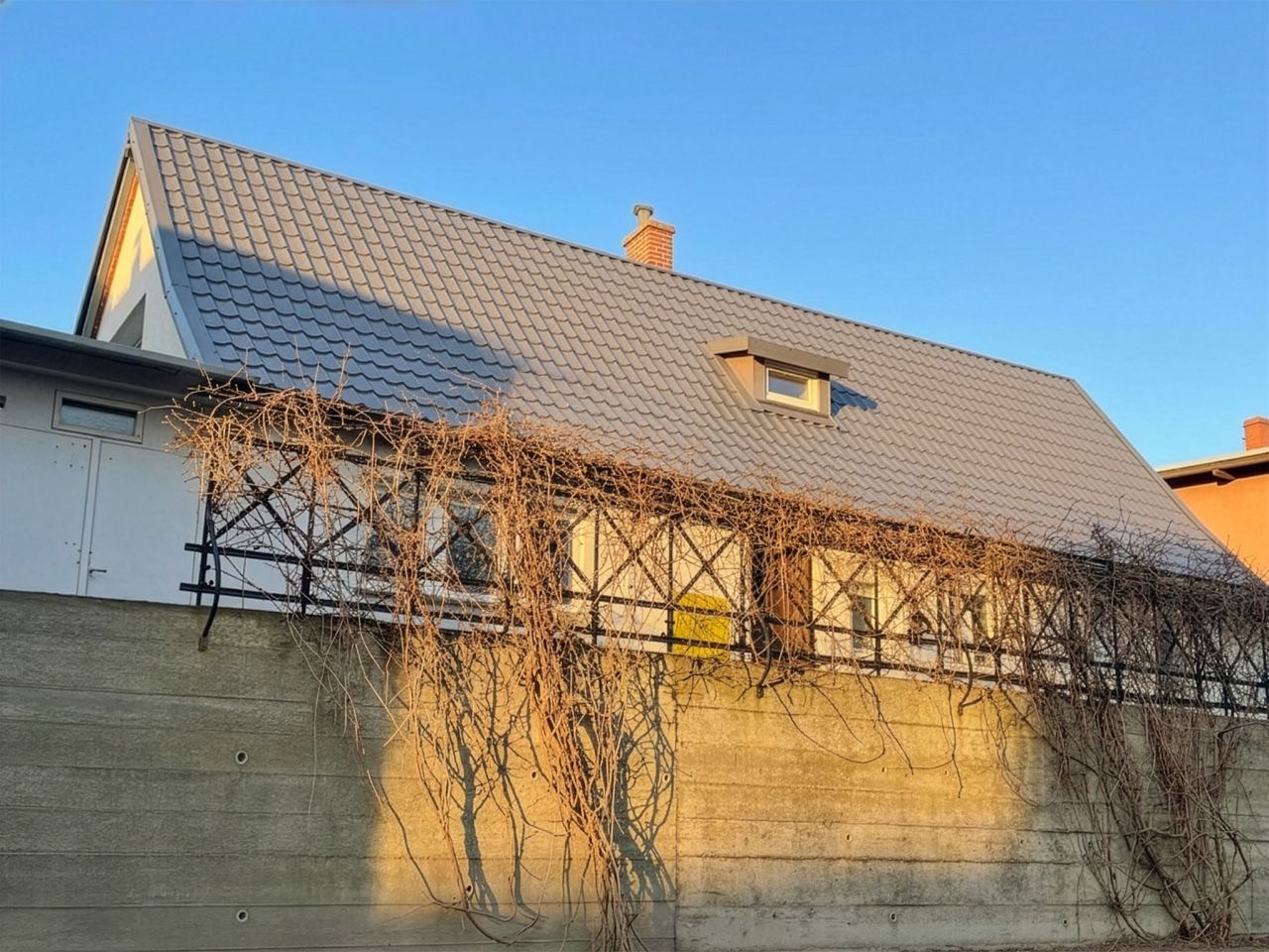 dom wolnostojący, 6 pokoi Kamienna Góra Daleszów Dolny, ul. Wiejska. Zdjęcie 1