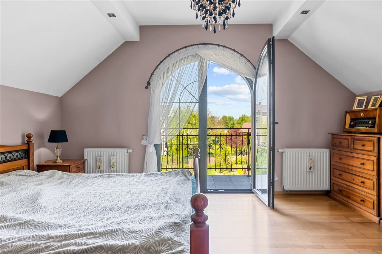 dom wolnostojący, 5 pokoi Pisarzowice. Zdjęcie 16