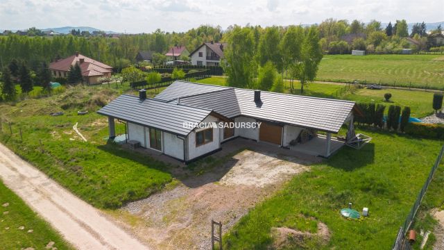 dom wolnostojący, 5 pokoi Tomice, ul. Czarny Las. Zdjęcie 5