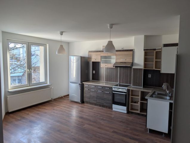 Mieszkanie 1-pokojowe Mikołów Centrum, Świętego Wojciecha. Zdjęcie 1