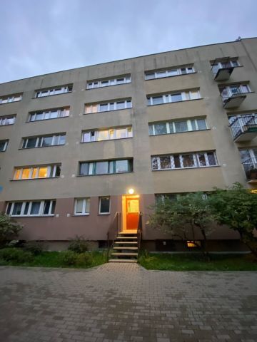 Mieszkanie 3-pokojowe Warszawa Włochy. Zdjęcie 1