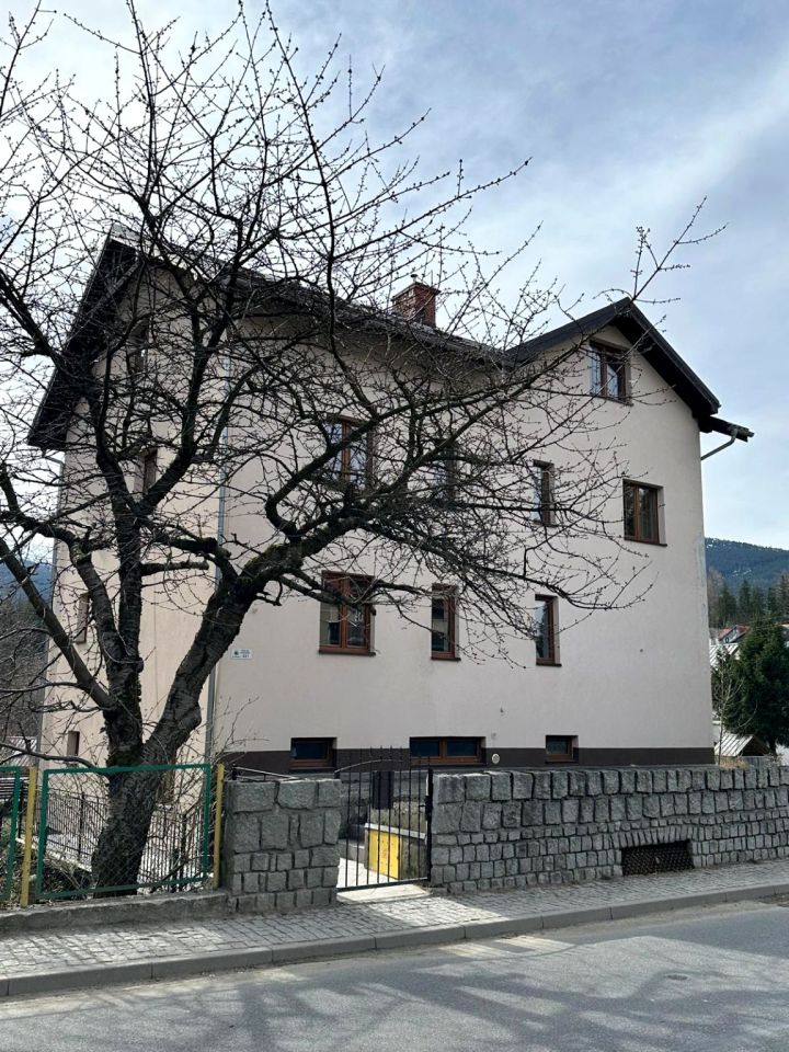 dom wolnostojący, 13 pokoi Szklarska Poręba, ul. 1 Maja. Zdjęcie 15