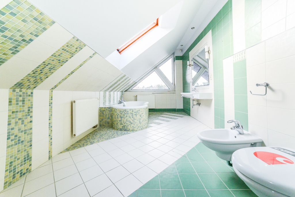 bliźniak, 8 pokoi Komorów, ul. Szmaragdowa. Zdjęcie 19