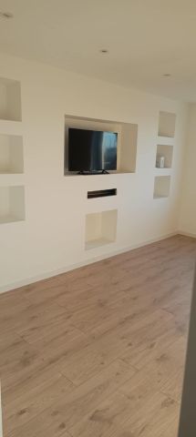 Mieszkanie 3-pokojowe Żabice. Zdjęcie 1