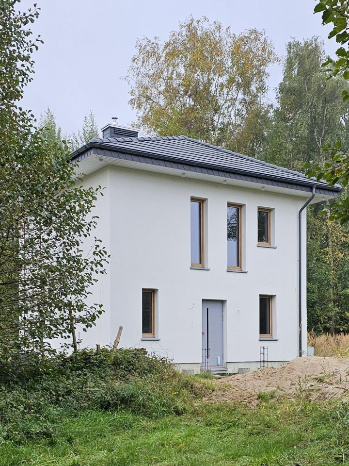 dom wolnostojący, 4 pokoje Mielno Unieście, ul. Jantarowa. Zdjęcie 1