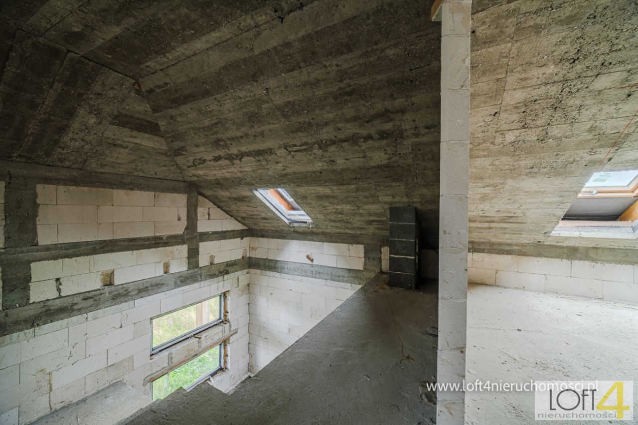 dom wolnostojący, 5 pokoi Burzyn. Zdjęcie 9