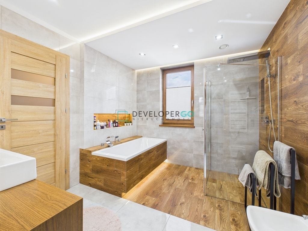 dom wolnostojący, 5 pokoi Zwierki. Zdjęcie 12