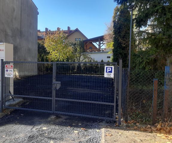 Garaż/miejsce parkingowe Ostrowiec Świętokrzyski Stawki, ul. 11 Listopada 60zl za miesiąc. Zdjęcie 1