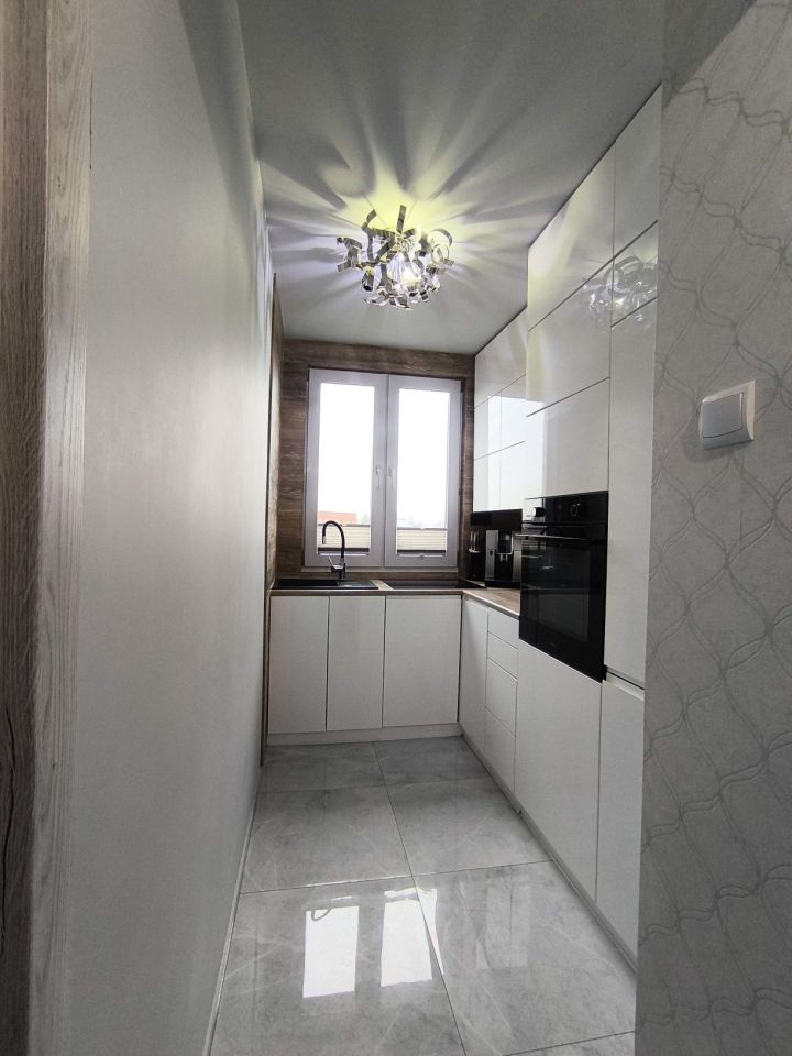 Mieszkanie 4-pokojowe Knurów. Zdjęcie 3