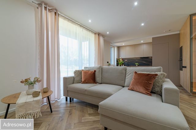 Mieszkanie 4-pokojowe Tarnowiec, ul. Nadbrzeżna. Zdjęcie 1