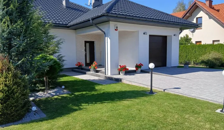 dom wolnostojący, 4 pokoje Janów, ul. Lawendowa
