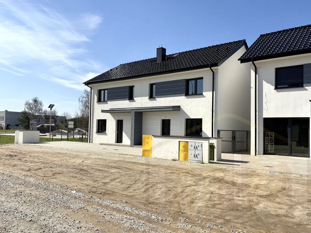 bliźniak, 4 pokoje Leszno Gronowo, ul. ks. Augustyna Kordeckiego. Zdjęcie 1