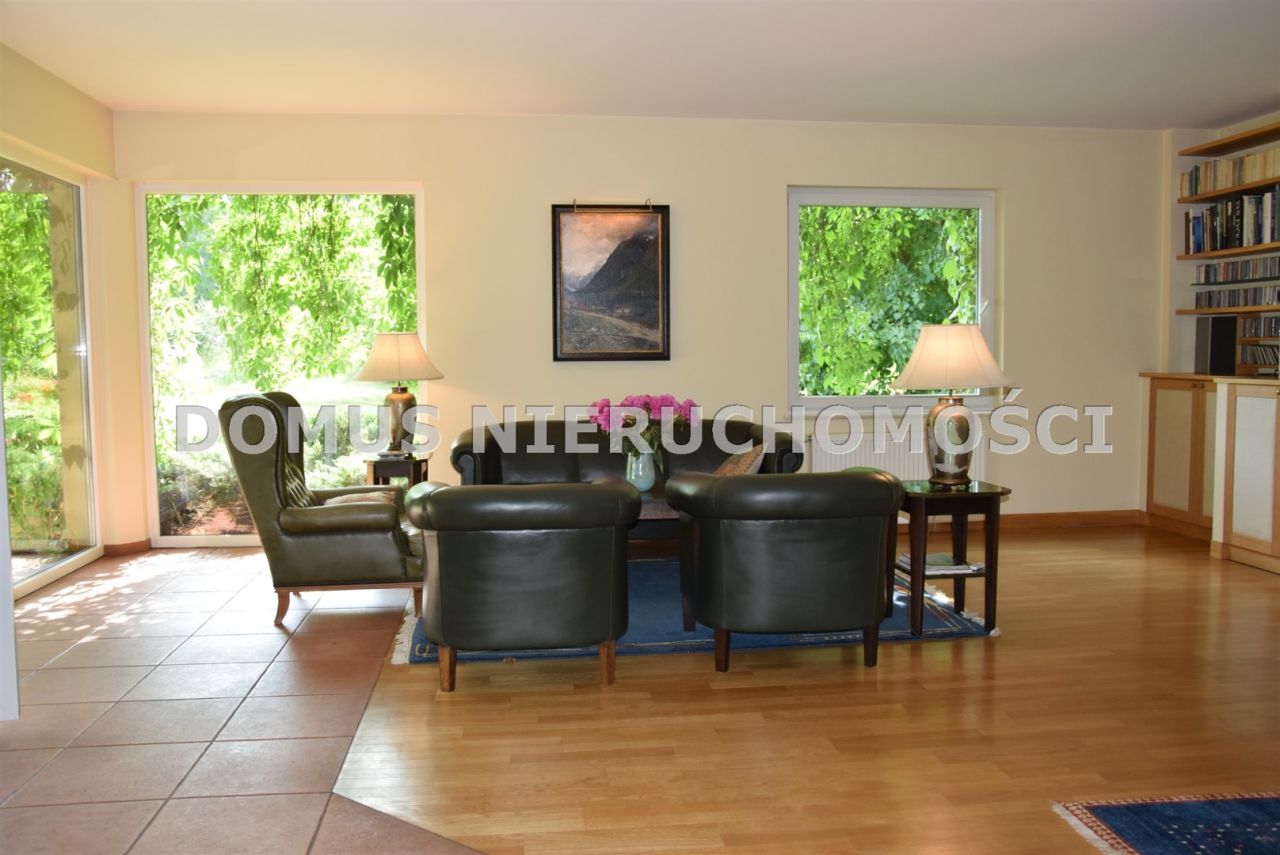 dom wolnostojący, 10 pokoi Ewcin. Zdjęcie 9