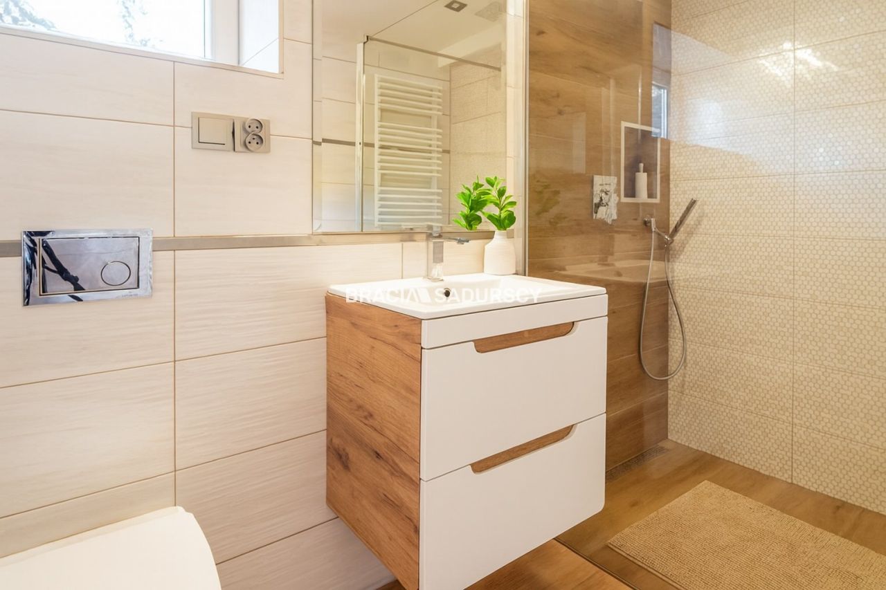 dom wolnostojący, 5 pokoi Kraków Swoszowice, ul. Poronińska. Zdjęcie 11