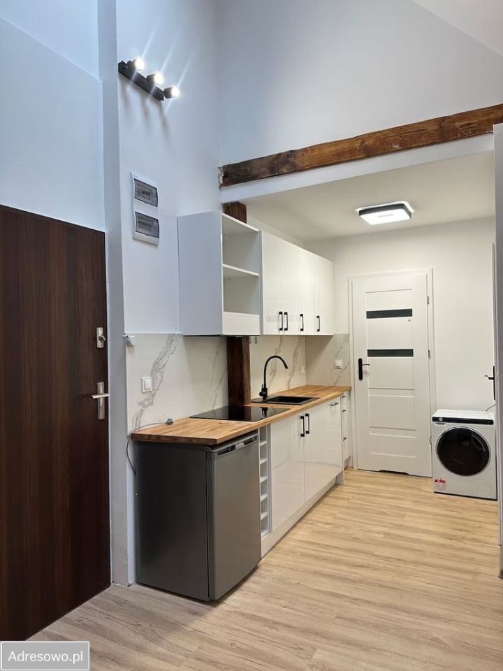 Mieszkanie 2-pokojowe Katowice Śródmieście, ul. ks. bp. Stanisława Adamskiego. Zdjęcie 2