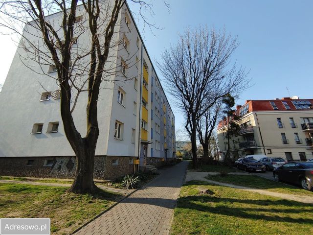 Mieszkanie 2-pokojowe Trzebnica, ul. ks. Dziekana Wawrzyńca Bochenka. Zdjęcie 1