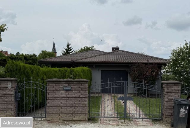 dom wolnostojący, 4 pokoje Malczyce. Zdjęcie 1