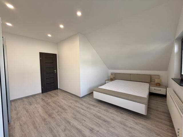 bliźniak, 4 pokoje Domasław. Zdjęcie 11