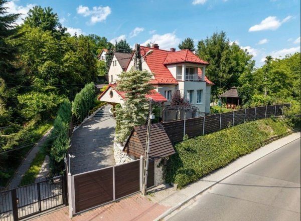 dom wolnostojący, 8 pokoi Kraków. Zdjęcie 1