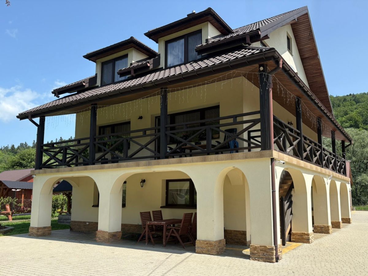 dom wolnostojący, 9 pokoi Lesko. Zdjęcie 4