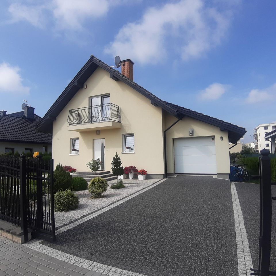 Domy Na Sprzedaż Powiat Piotrkowski Dom Puławy, ul. Cicha, bez pośrednika - 123 m2 - 890 000 zł