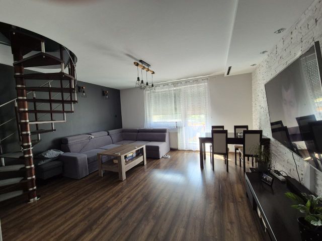 Mieszkanie 4-pokojowe Jarocin Szubianki, os. Osiedle Rzeczypospolitej. Zdjęcie 1