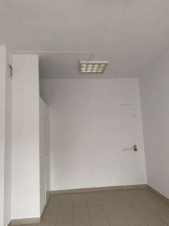 Lokal Kraków Podgórze Duchackie, ul. Marii i Bolesława Wysłouchów. Zdjęcie 2