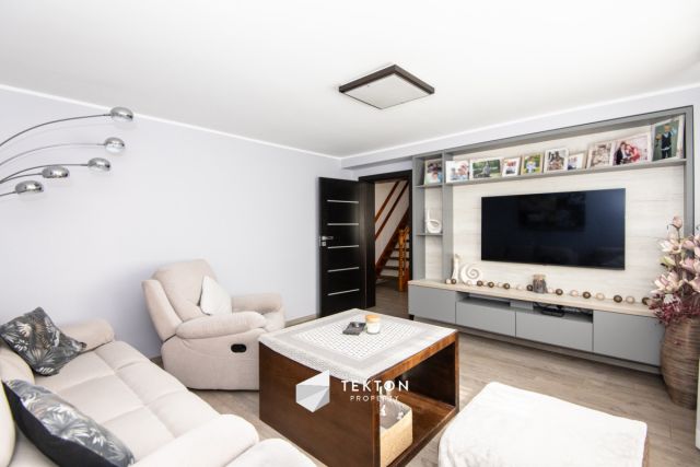 dom wolnostojący, 6 pokoi Wiry, ul. Komornicka. Zdjęcie 4