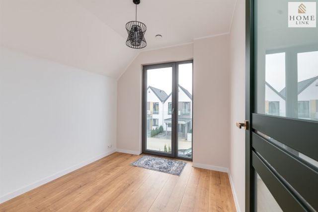 dom szeregowy, 4 pokoje Różnowo. Zdjęcie 11