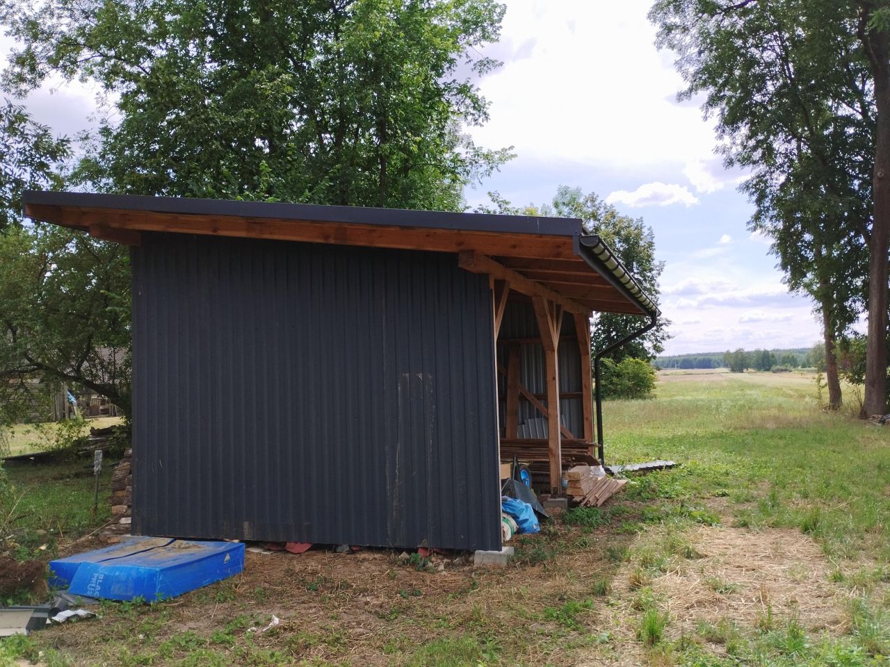 dom wolnostojący, 2 pokoje Zynie. Zdjęcie 17