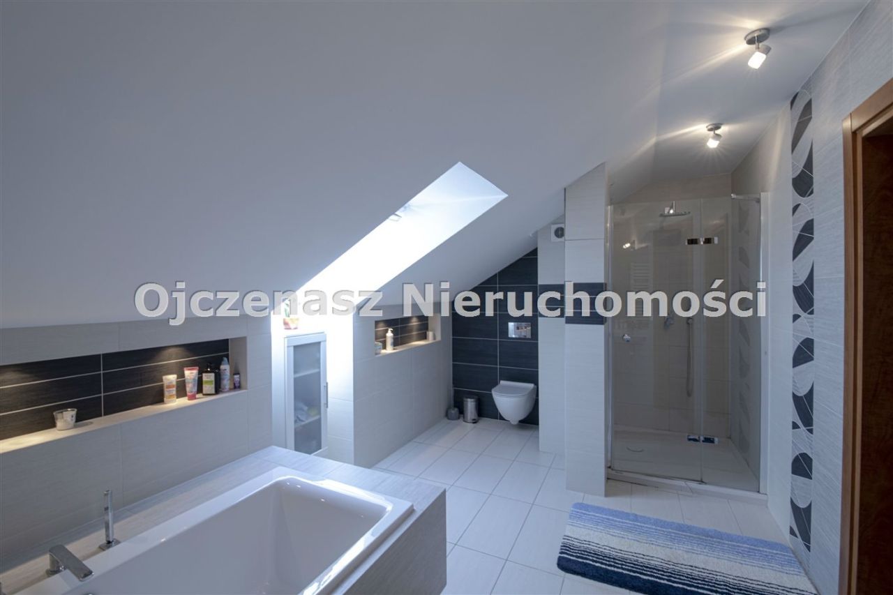 dom wolnostojący, 7 pokoi Niemcz. Zdjęcie 5