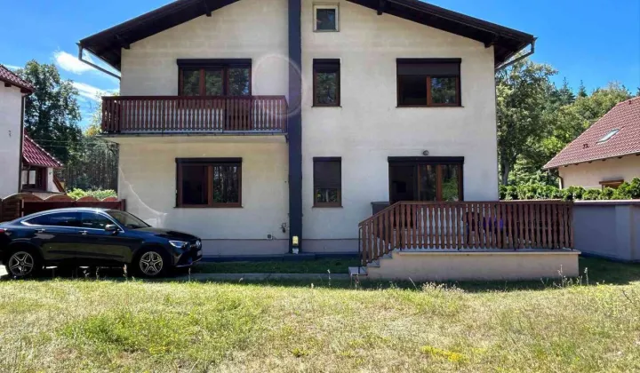 dom wolnostojący, 8 pokoi Złotów, ul. Kujańska