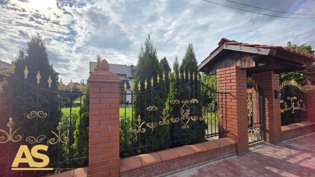 dom wolnostojący, 6 pokoi Stalowa Wola, ul. Wincentego Witosa. Zdjęcie 2