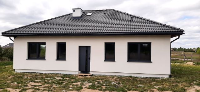 dom wolnostojący, 3 pokoje Stronno, ul. Słomiana. Zdjęcie 1