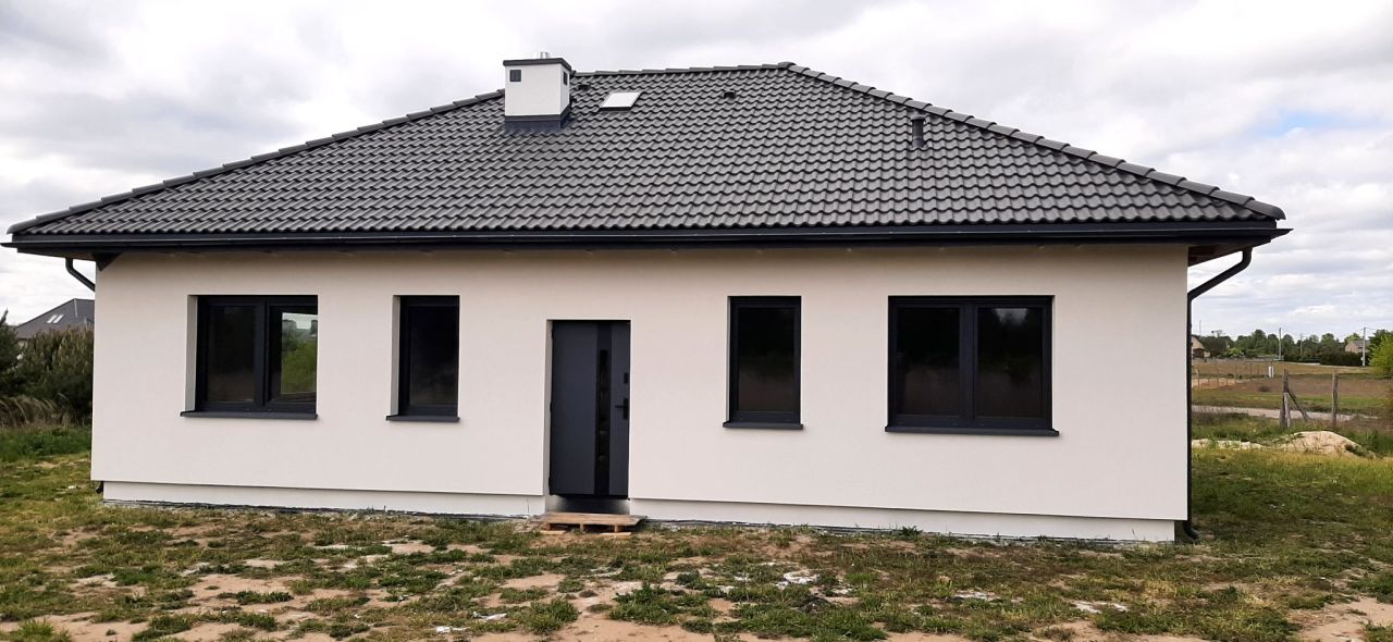 dom wolnostojący, 3 pokoje Stronno, ul. Słomiana