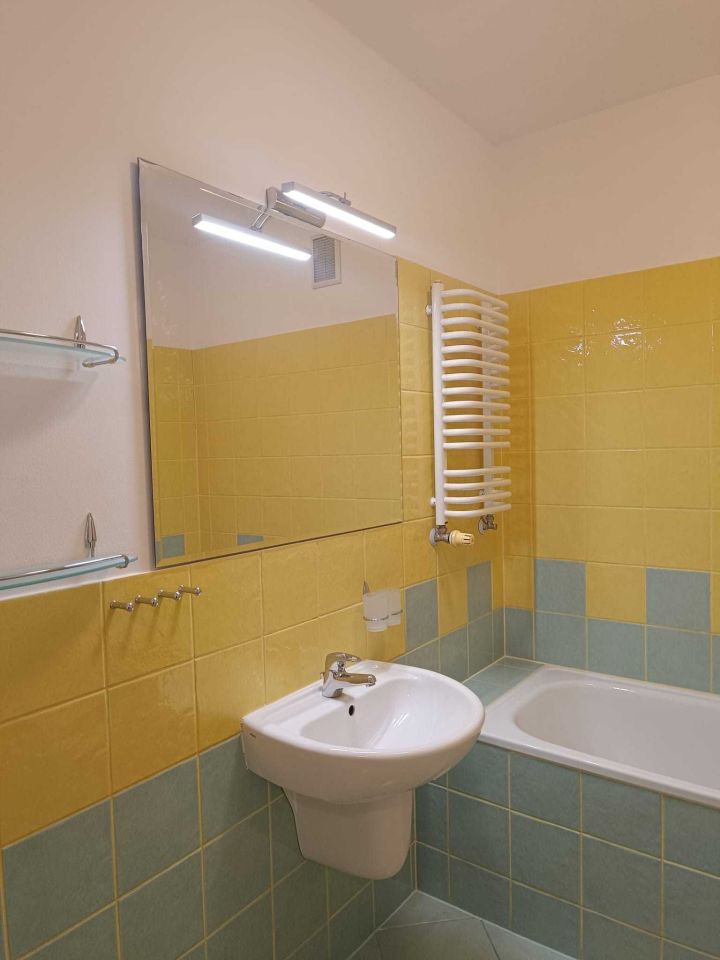 Mieszkanie 2-pokojowe Kraków Kurdwanów, ul. Łowienicka. Zdjęcie 3